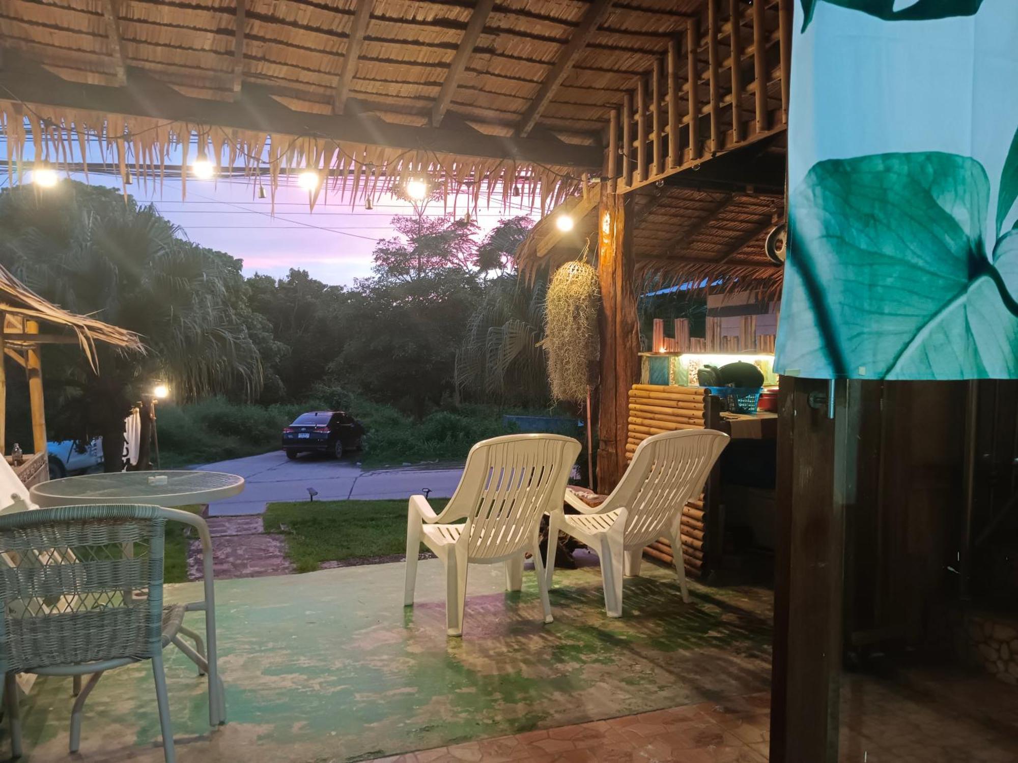 Tiki Bar-Kantiang Guesthouse 란타섬 외부 사진