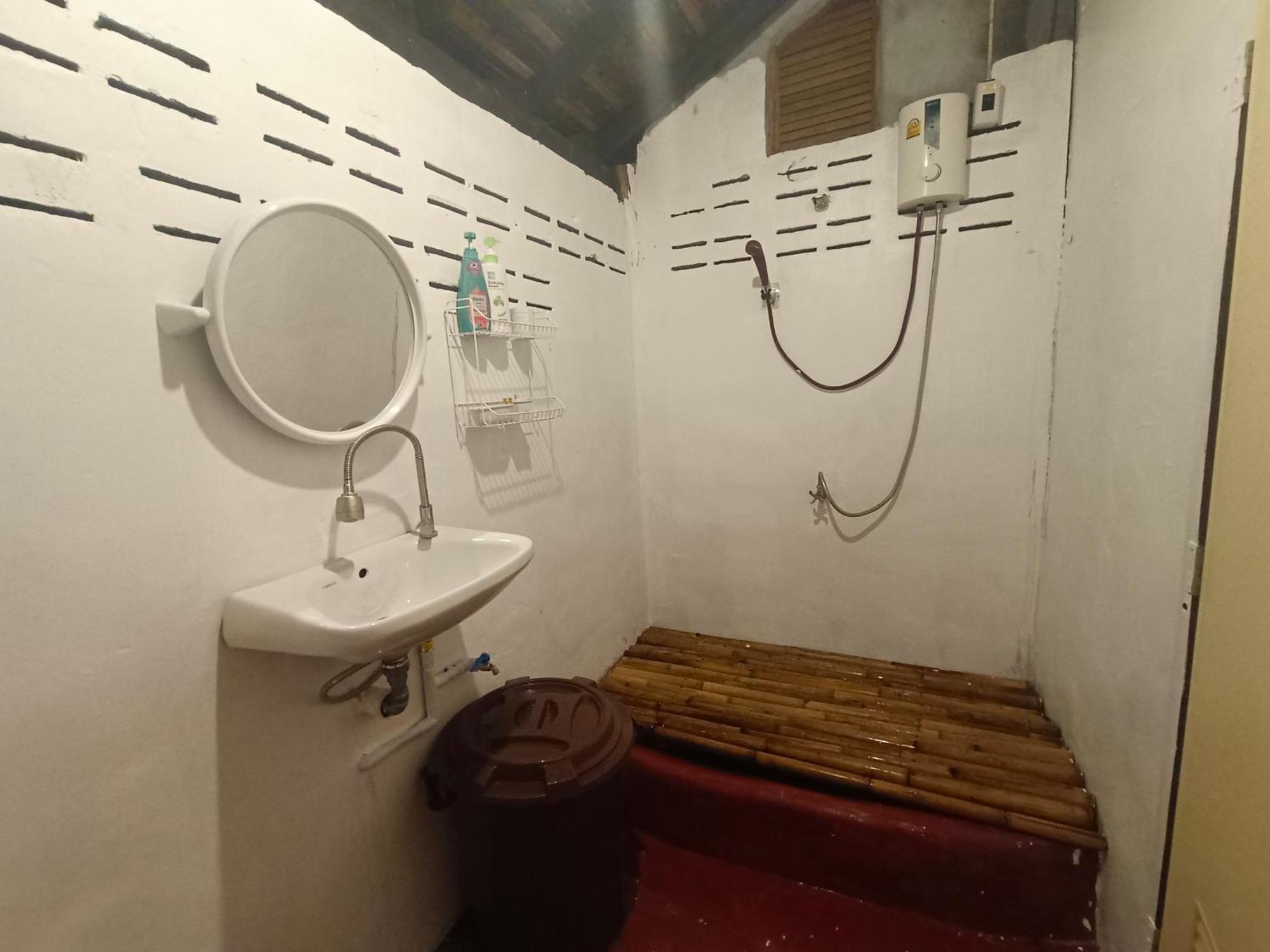 Tiki Bar-Kantiang Guesthouse 란타섬 외부 사진