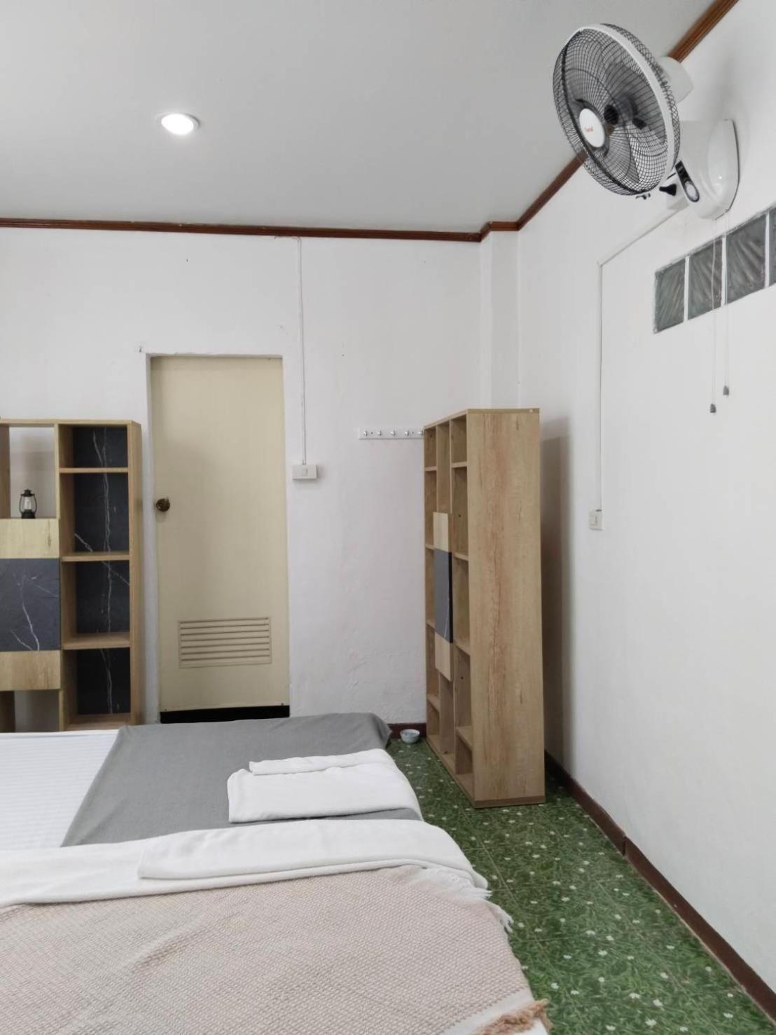 Tiki Bar-Kantiang Guesthouse 란타섬 외부 사진